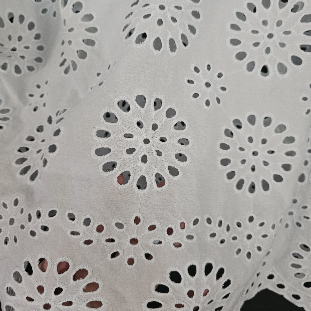 Calligraphie eyelet blouse. - Picture 4 of 5
